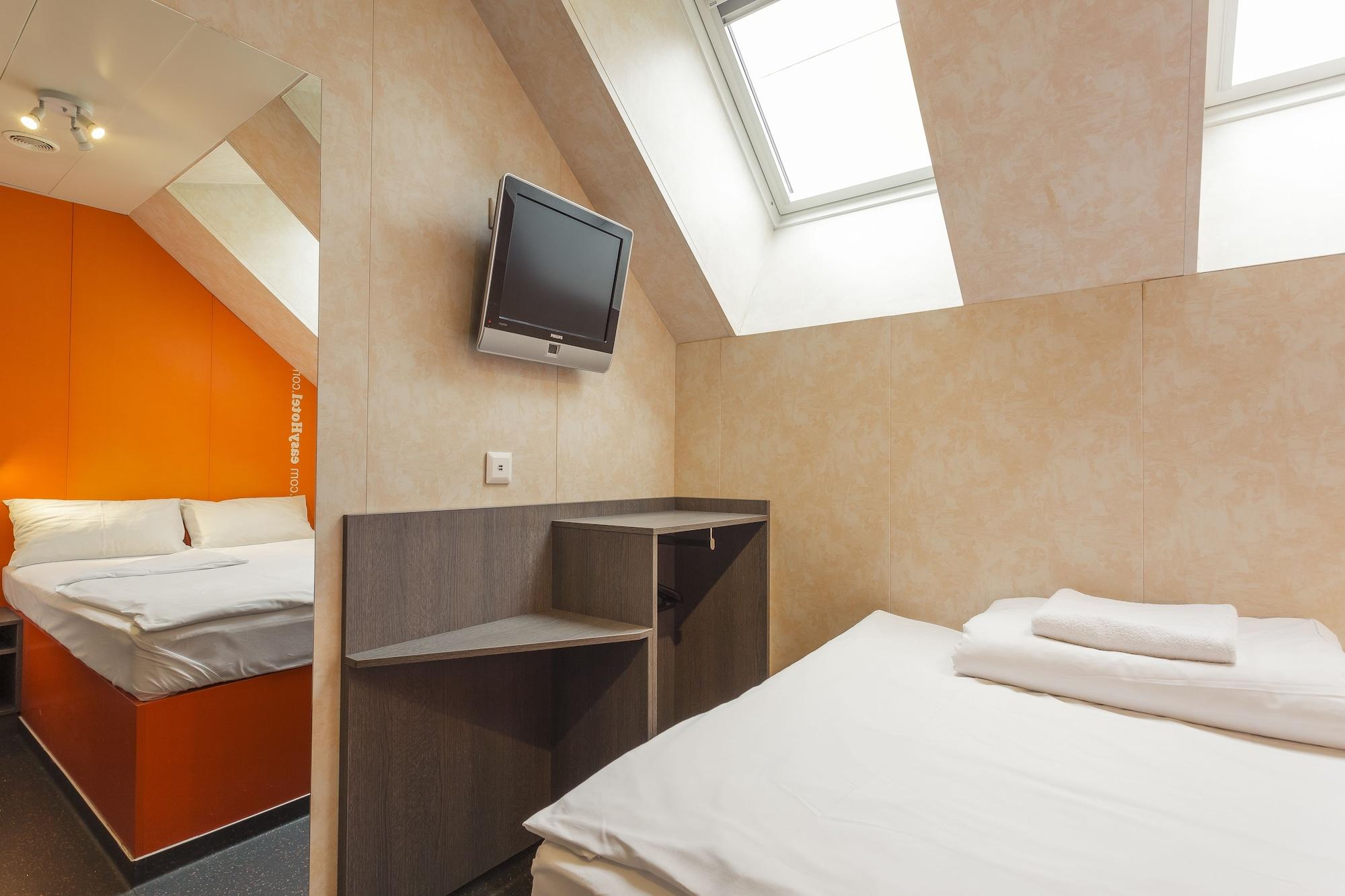 Готель Easyhotel Oktogon